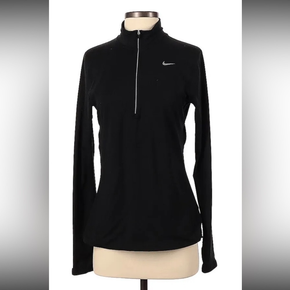 Nike Black Pullover Size S in Black